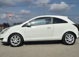 Zunanja slika - Opel Corsa - 1.4 16V BLACK   WHITE °ALU 16 °AVT. KLIMA °ODLIČNA - 6 - Predogledna slika