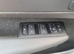 Zunanja slika - Volvo XC40 - T3 AUT R-Design Z ENOLETNIM JAMSTVOM - 8 - Predogledna slika