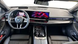 Notranja slika - BMW Serija 5 - Touring: 520d Msport Laser Panorama Harman Head-up 3 - 9 - Predogledna slika