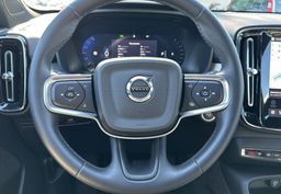 Zunanja slika - Volvo XC40 - B3P Plus Dark Avt - 13 - Predogledna slika