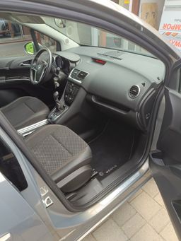 Notranja slika - Opel Meriva - 1,4 TURBO COSMO - 10 - Predogledna slika