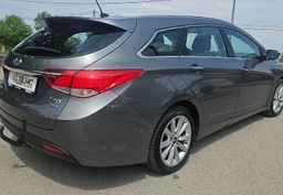 Zunanja slika - Hyundai i40 - Wagon 1.7 CRDi 116ks °LED° °KAMERA° °17-COL° - 5 - Predogledna slika