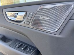 Zunanja slika - Volvo XC60 - B5  P  AWD Plus Dark - 14 - Predogledna slika