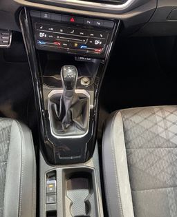 Zunanja slika - VW T-Roc - R LINE-RADAR-NAVIGACIJA-KAMERA-ALCANTARA-VIRTUAL - 13 - Predogledna slika