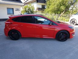 Zunanja slika - Ford Focus - 1,0 EcoBoost ST Line Red Black - 5 - Predogledna slika