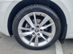 Zunanja slika - Škoda Octavia - COMBI 2.0 TDI 110 kW DSG MENJALNIK - TOP OPREMA - 13 - Predogledna slika