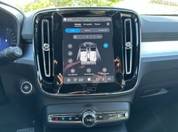 Zunanja slika - Volvo XC40 - B3P Plus Dark Avt. - 18 - Predogledna slika