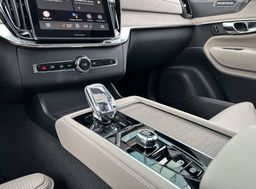 Zunanja slika - Volvo XC90 - B5 AWD Ultra Bright Avt. 7s AT AWD - 18 - Predogledna slika