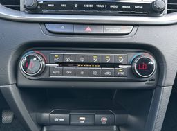 Zunanja slika - KIA Ceed - SW 1.5 T-GDi LX Champion+ ISG. MT... - 17 - Predogledna slika