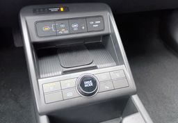 Zunanja slika - Hyundai Kona - BEV 48KWH PREMIUM   WINTER I.TOP.ČRP...... - 7 - Predogledna slika