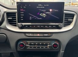 Zunanja slika - KIA XCeed - 1.6 T-GDi LX SMART ISG.7DCT 110 kW - 16 - Predogledna slika