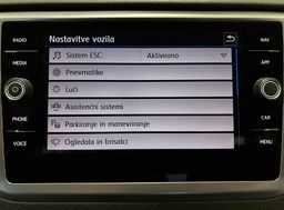 Zunanja slika - VW Golf - Sportsvan 1.0 TSI-JAMSTVO-SERVISIRAN-OBROK ŽE OD 160€ - 15 - Predogledna slika