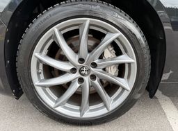 Zunanja slika - Alfa Romeo Giulia - 2.0 Turbo 280 Q4 Ti  - AVTOMATIK - SAMO 18.000KM - 17 - Predogledna slika