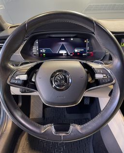 Zunanja slika - Škoda Octavia - VIRTUAL-NAVIGACIJA-LANE-RADAR-LED-DSG-ALU-KEYLESS - 13 - Predogledna slika