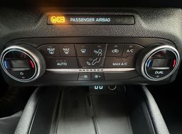 Zunanja slika - Ford Kuga - 2.5 190CV BVA6.KAMERA.NAVI.LED.ALU.2022.140 kw - 12 - Predogledna slika