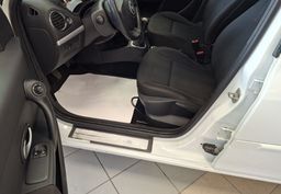 Zunanja slika - Renault Clio - Authentique 1.2 16V 5v-HITRI KREDIT- - 13 - Predogledna slika