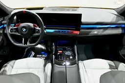 Notranja slika - BMW Serija 5 - BMW M5 AUT. - 9 - Predogledna slika
