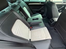 Zunanja slika - VW Passat - 2.0 TDI 4MOT avt. R-line-Virtual-Matrix-Kamera-F1 - 14 - Predogledna slika