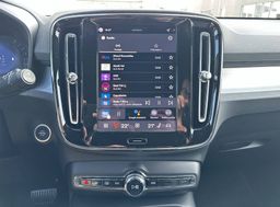 Zunanja slika - Volvo XC40 - B3P Plus Dark Avt. - 16 - Predogledna slika