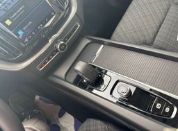 Zunanja slika - Volvo XC60 - B4P Momentum PRO AT FWD KAMERA-GRETJE.SED.-DAB+ - 11 - Predogledna slika