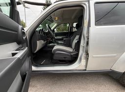 Zunanja slika - Dodge Nitro - 2.8 16V CRD 4WD AUT. SLO.VOZILO MULTIMEDIJA KAMERA - 12 - Predogledna slika