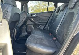Zunanja slika - Ford Focus - 2.0 ST LED 19 RECARO KAMERA GRETJE SEDEŽEV - 17 - Predogledna slika