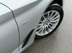 Zunanja slika - BMW Serija 5 - Touring: 520d-AUT-SPORT-FUL LED-LIZING ZA TUJCE-PANORAMA - 16 - Predogledna slika