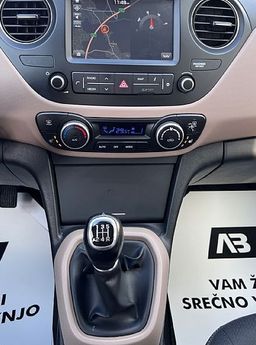 Zunanja slika - Hyundai i10 - 1.25+NAVI+ALU+LED+PDC+SLO... - 13 - Predogledna slika
