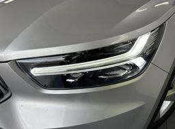 Zunanja slika - Volvo XC40 - D3 A AWD Momentum KAMERA.NAVI.ALU.4X4.TOP - 12 - Predogledna slika