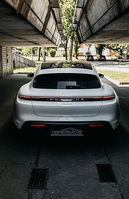 Zunanja slika - Porsche Taycan Sport Turismo - 21 COL Pano Zračno vzmetenje BOSE Radar - 5 - Predogledna slika