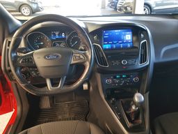 Zunanja slika - Ford Focus - 1,0 EcoBoost ST Line Red Black - 10 - Predogledna slika
