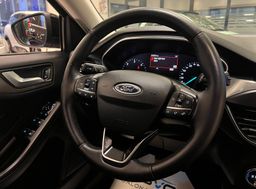 Zunanja slika - Ford Focus - 1.5-TITANIUM-LED-NAVI-2X-PDC-LINE-ASS-TEMP-ODLIČ.. - 13 - Predogledna slika