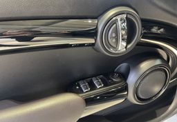 Zunanja slika - MINI Cooper - PANORAMA-NAVIGACIJA-USNJE-GRETJE SEDEŽEV-TEMPOMAT - 13 - Predogledna slika