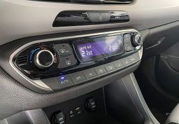 Zunanja slika - Hyundai i30 Wagon - 1.6 CRDI 110 PREMIUM SLOVENSKO POREKLO... - 7 - Predogledna slika