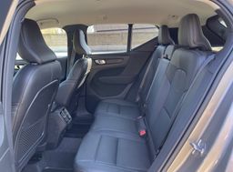 Notranja slika - Volvo XC40 - B4P AWD Inscription Avt. - 13 - Predogledna slika