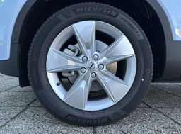 Zunanja slika - Volvo XC40 - B3 P Core AT DCT - 9 - Predogledna slika