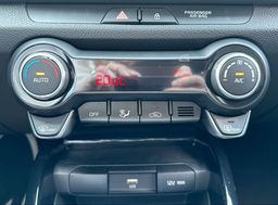 Zunanja slika - KIA Stonic - 1.2 DPI LX Urban + MT5 - 18 - Predogledna slika