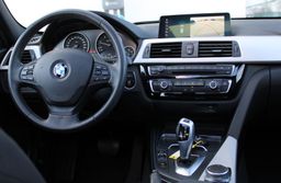 Zunanja slika - BMW Serija 3 - Touring: 320d xDrive Advantage  AT  PANO KAMERA TEMPO NA - 7 - Predogledna slika
