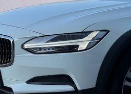 Zunanja slika - Volvo V90 Cross Country - D4 AWD AUT Edition Pro NAVI KLJUKA KAMERA - 18 - Predogledna slika