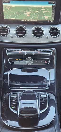 Zunanja slika - Mercedes-Benz E-Razred - E 220 d AMG line+ACC+PANO+MULTIBEAM+USNJE+PRIKLOP+ - 10 - Predogledna slika