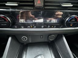 Notranja slika - Nissan Qashqai - CROSSOVER 1.3MHEV 140.NAVI.ACC.KAMERA.LED.BENCIN - 14 - Predogledna slika