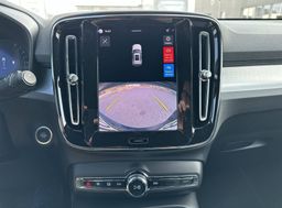 Zunanja slika - Volvo XC40 - B3P Plus Dark Avt. - 17 - Predogledna slika