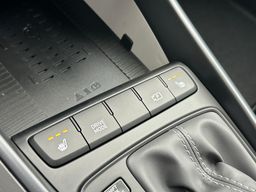 Notranja slika - Hyundai Bayon - 1.0 T-GDI PREMIUM/Radar, SmartSense+, Winter, two-tone, rg - 8 - Predogledna slika