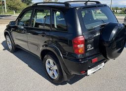 Zunanja slika - Toyota RAV4 - 2.0d 116ks 4x4 °SLO-POREKLO° °SAMO 190.900 km° - 4 - Predogledna slika