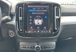 Zunanja slika - Volvo XC40 - B3P Plus Dark Avt - 18 - Predogledna slika