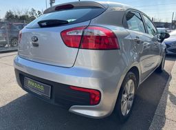 Zunanja slika - KIA Rio - EX URBAN°SLO°AVT.KLIMA°ALU°USB°EL.POM.STEKEL°... - 5 - Predogledna slika