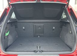 Zunanja slika - Volvo XC40 - T2 AUT Momentum - 15 - Predogledna slika