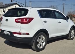 Zunanja slika - KIA Sportage - 1.7 CRDi EX Urban °ALU 17 °PDC °ODLIČNA °3. lastn - 6 - Predogledna slika