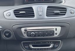 Zunanja slika - Renault Scénic - Scenic LIMITED EDITION-KEYLESS GO-PARK SENZORJI-ALU - 11 - Predogledna slika