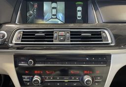 Zunanja slika - BMW Serija 7 - : 750d-xDrive-M OPTIK-NAVIGACIJA-INDIVIDUAL-MEMORY - 12 - Predogledna slika